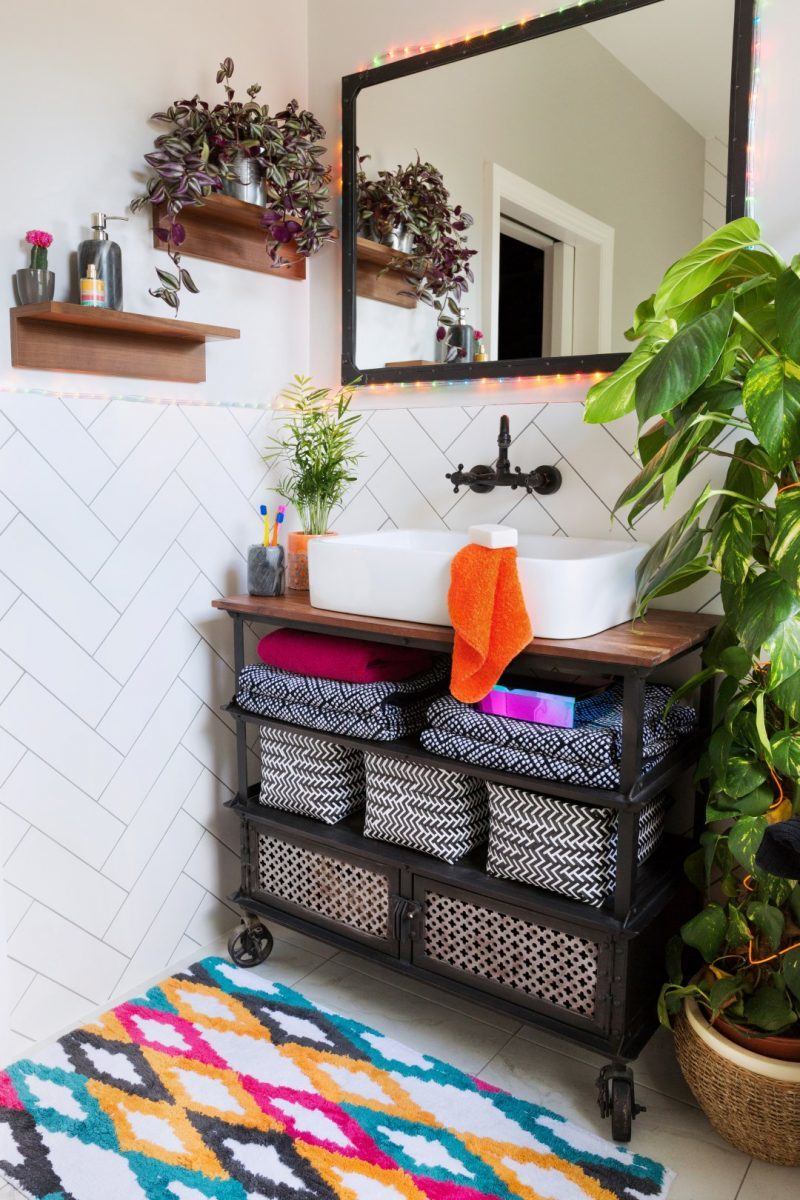 herringbone bathroom tiles