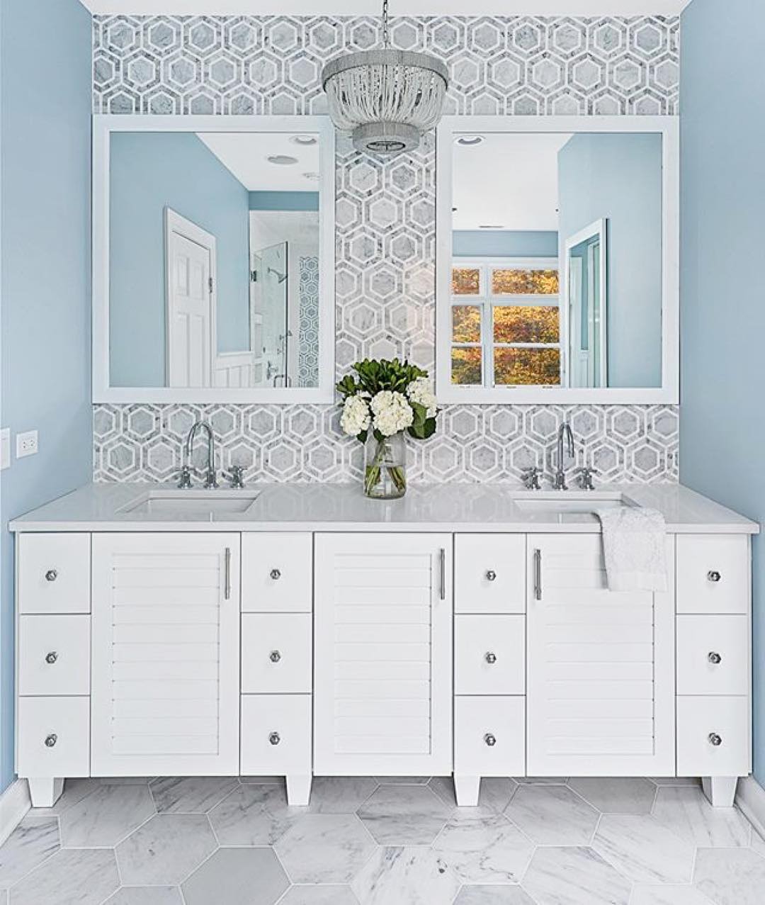 modern bathroom design with hexagon tiles on wall and floor